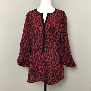 🤍 M 🤍 Red Leopard Print Henley Top Buttons Cuffs​